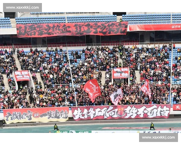 辽宁铁人 1-1 南京城市:邦本造点 + 中柱憾平,VAR 扼杀绝杀留争议 辽宁铁人 1-1 南京城市:邦本造点 + 中柱憾平,VAR 扼杀绝杀留争议